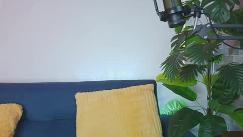 luna_valen online show from May 2026 04:21:02 AM
