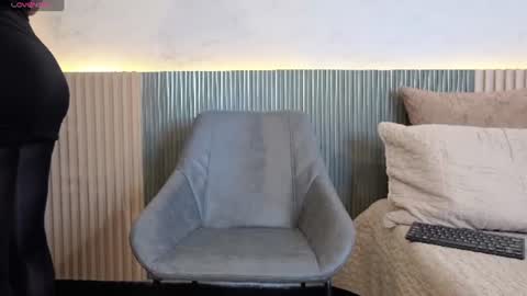 luna_valle online show from June 2026 07:58:02 PM