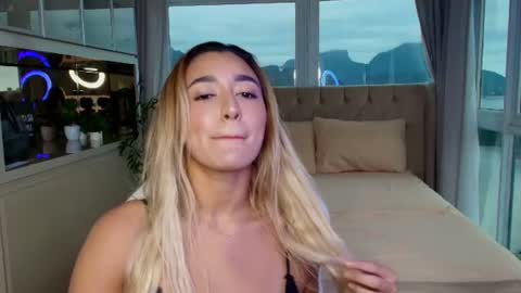 Snapshot of luna_velvvet chatting on July 2026 07:10:02 PM Luna online show from July 2026 07:10:02 PM