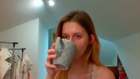 L U N A  online show from December 2024 02:52:01 PM