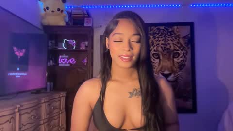 lunaa_11 online show from September 2025 09:09:02 AM