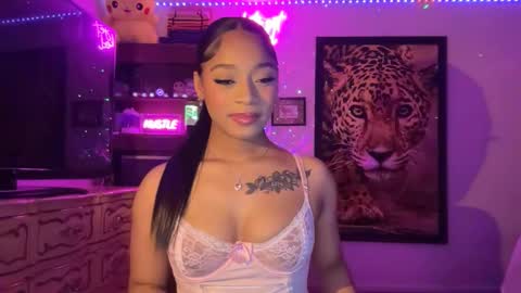 lunaa_11 online show from May 2026 05:47:01 AM