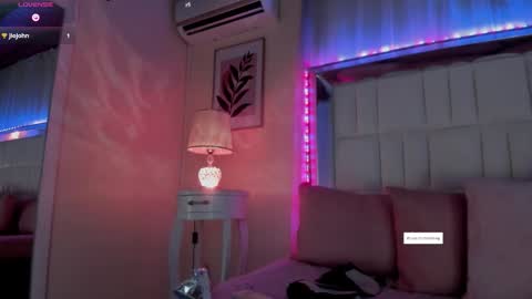 lunaablaze online show from November 2025 04:38:02 PM