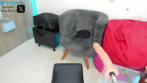 Luna Hatzel online show from January 2025 01:52:01 PM