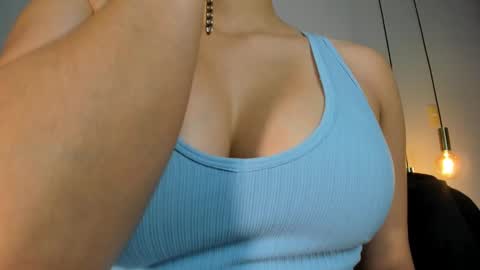 Snapshot of lunaaspen chatting on November 2025 04:09:01 PM Luna Aspen online show from November 2025 04:09:01 PM