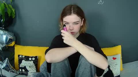 Snapshot of lunaastar_ chatting on December 2024 10:14:01 AM lunaastar_ online show from December 2024 10:14:01 AM