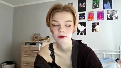 Snapshot of lunaastar_ chatting on March 2025 11:07:02 AM lunaastar_ online show from March 2025 11:07:02 AM