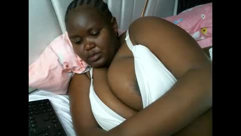 lunabloom01 online show from September 2025 07:24:02 PM