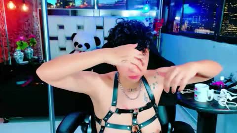 lunabustygirl online show from November 2025 03:23:01 PM