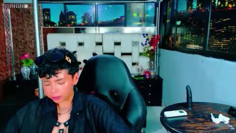 lunabustygirl online show from November 2025 01:39:01 AM