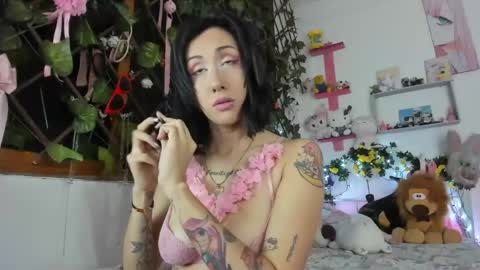 lunacristal_moon online show from December 2024 01:18:01 AM