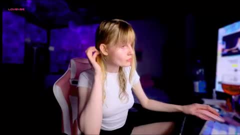 Snapshot of lunacyy chatting on June 2026 08:22:01 PM Britney online show from June 2026 08:22:01 PM