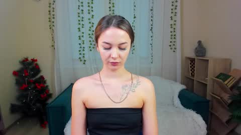 lunadairy1_ online show from January 2026 11:27:02 AM