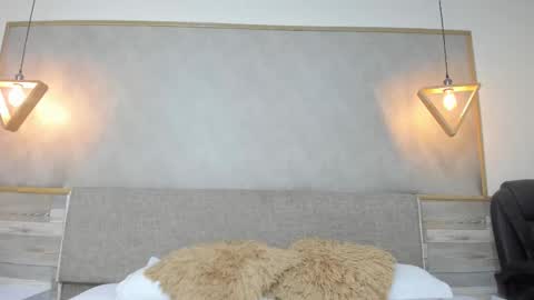 LUNA  online show from September 2025 01:12:01 PM