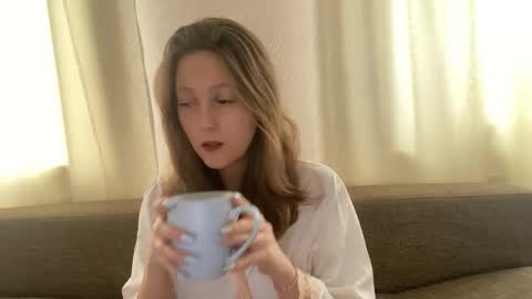 Snapshot of lunafeather chatting on February 2026 03:43:02 AM lunafeather online show from February 2026 03:43:02 AM