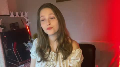 lunafeather online show from April 2026 05:58:01 PM