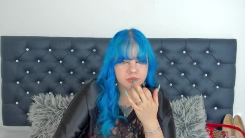 Luna online show from December 2025 12:31:02 PM