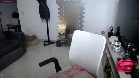 lunagardners online show from September 2025 02:57:01 AM