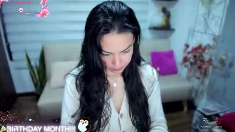 Luna online show from November 2025 02:13:01 AM