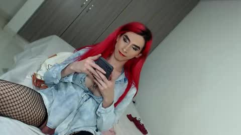 Snapshot of lunahot05xxx chatting on January 2025 02:33:01 AM LUNA online show from January 2025 02:33:01 AM