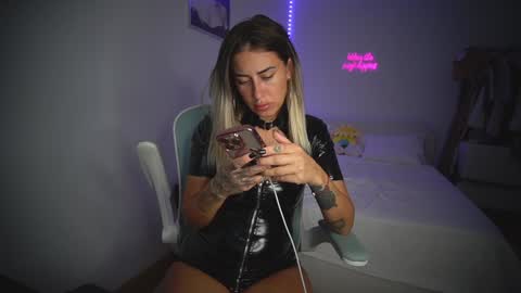 Laura online show from October 2025 08:35:01 AM