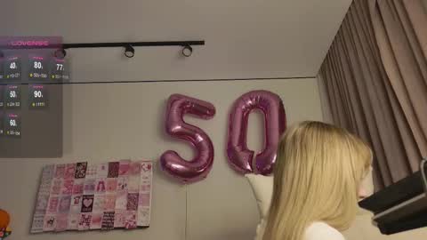 Luna online show from November 2025 12:16:02 AM