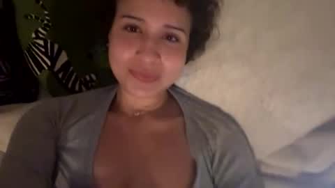 lunaloopzz online show from March 2026 06:57:01 AM