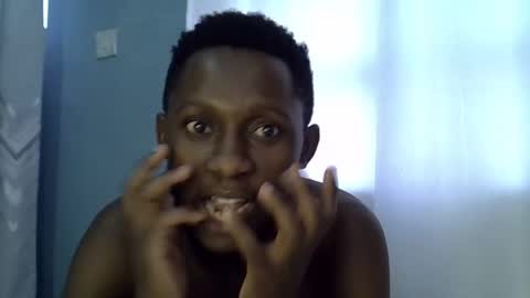 lunalove22_ online show from November 2025 03:27:02 AM