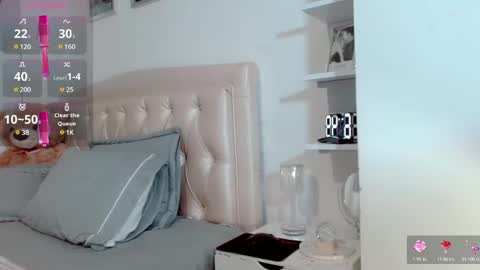 Luna online show from March 2025 11:49:02 PM