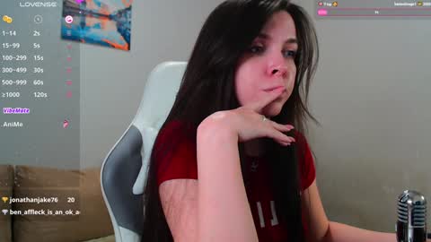 Luna online show from December 2024 12:18:01 AM