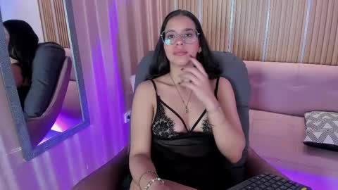 Snapshot of lunamillers_ chatting on May 2026 12:24:02 PM lunamillers_ online show from May 2026 12:24:02 PM