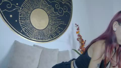 Luna online show from September 2025 07:48:01 PM