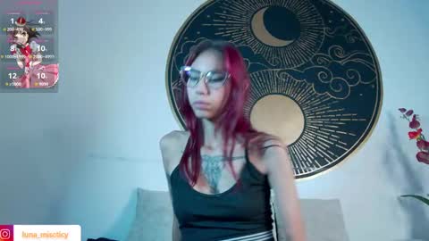 Luna online show from September 2025 07:36:02 PM