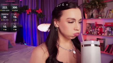 Luna  next streams Mon Fri Sat Sun 8pm-5am gmt0 online show from December 2024 04:01:02 AM