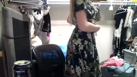 lunapixie2020 online show from February 2025 08:35:01 AM