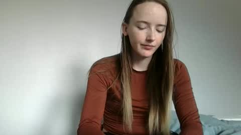 lunapixie2020 online show from September 2025 07:16:01 PM