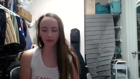 lunapixie2020 online show from April 2026 06:05:02 AM