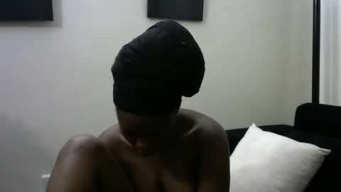 Snapshot of lunar_chocolate000 chatting on May 2026 03:12:01 AM Smiley online show from May 2026 03:12:01 AM