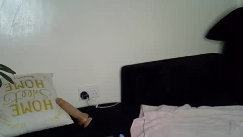 Snapshot of lunar_chocolate000 chatting on May 2026 10:32:02 AM Smiley online show from May 2026 10:32:02 AM