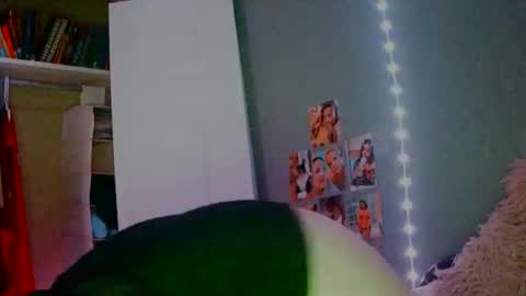 Snapshot of lunar_nightstar chatting on December 2025 05:04:02 AM lunar_nightstar online show from December 2025 05:04:02 AM