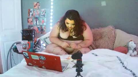 Snapshot of lunar_nightstar chatting on December 2025 06:19:02 AM lunar_nightstar online show from December 2025 06:19:02 AM