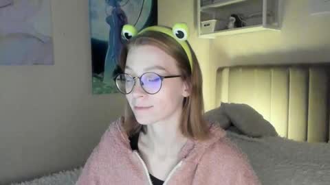 Sofia online show from September 2025 03:35:02 PM