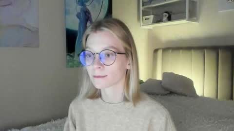 Sofia online show from October 2025 01:10:02 PM