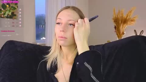 Kelly online show from October 2025 02:40:01 PM