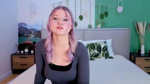 lunariafox online show from March 2026 02:34:01 PM