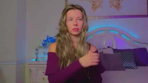 Luna Rishi online show from October 2025 11:43:01 AM