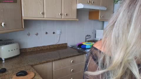  Luna online show from December 2024 03:31:02 PM