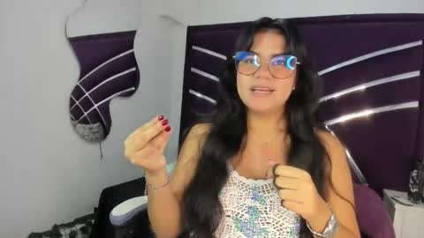 lunascarleht online show from February 2026 01:54:02 PM