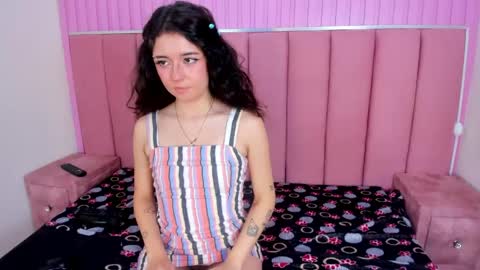LunaSmithyl online show from April 2026 03:53:01 PM