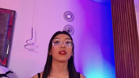 Luna   online show from February 2026 03:18:01 AM